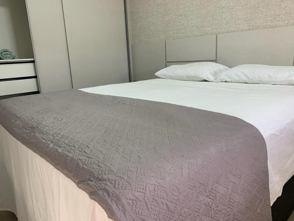 EC1003 - Apartamento com varanda e belíssima vista Goiânia Exterior foto